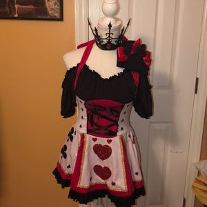 Adult womans Queen of Hearts Halloween Costume